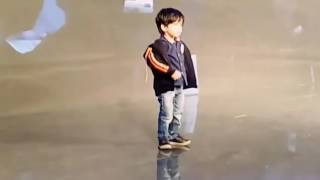 3 Years Old Akshay Kumar  fan dancing in Dil Cheez Tujhe Dedi.Cutest thing you will see today