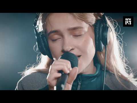 SKAAR - Exist For Love (AURORA Cover) (Live on NRK P3)