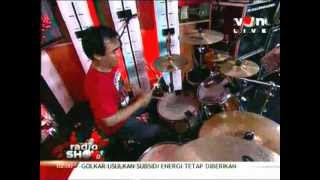 Download lagu Power Metal - Satu Jiwa- live at radioshow 30 maret 2012.flv mp3