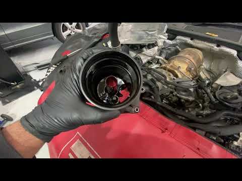 Audi S5 3.0 Liter engine oil leaking from oil filter housing / How to replace oil filter housing