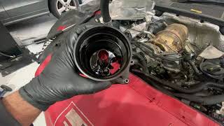 Audi S5 3.0 Liter engine oil leaking from oil filter housing / How to replace oil filter housing