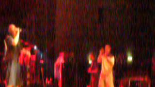 Sud Sound System - Strade rosse - live alcatraz MOV