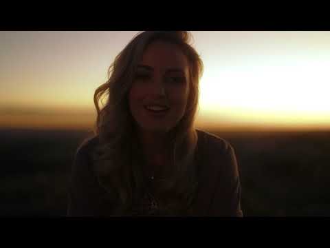 Janie Bay - Lewens [Official Video]