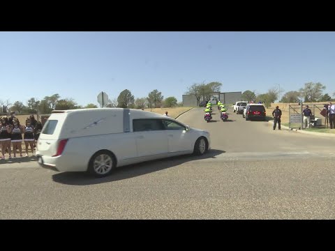 Mac Davis laid to rest in Lubbock Cemetary