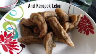 preview picture of video 'Travel Dishes : TEMPURA squid and seafood by the Beach of Terengganu!'