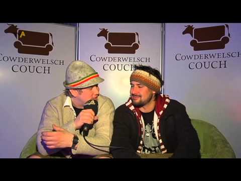 In Reggae-Stimmung auf dem grünen Sofa: Die Cowderwelsch-Couch beim Losamol-Konzert