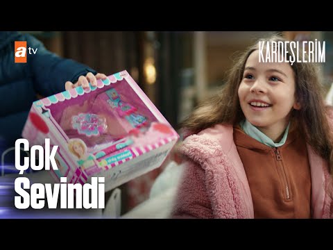 Emel'e bir sürü hediye 🎁 - Kardeşlerim 35. Bölüm