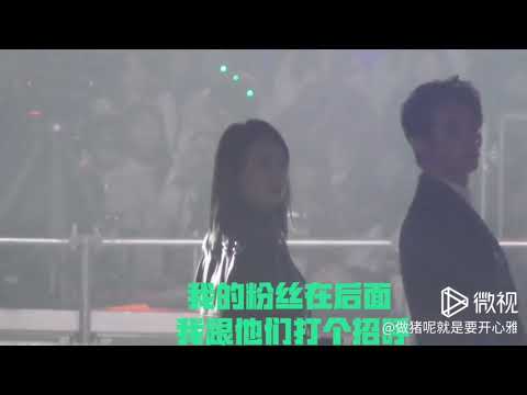 191228 Victoria greets fans - Tencent Video Star Awards