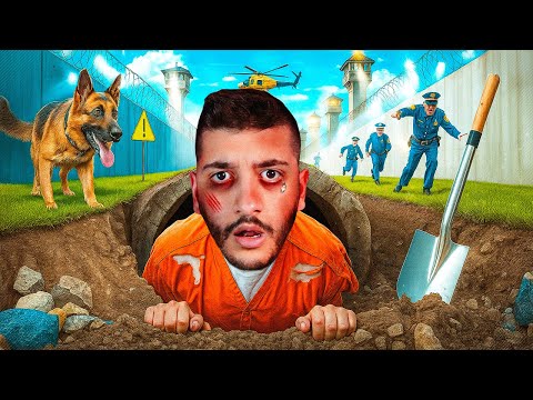 DEVO SCAPPARE di PRIGIONE SCAVANDO con uno STECCO GELATO!! PRISON ESCAPE SIMULATOR