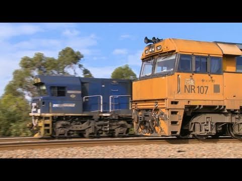 Coal Train Races Container Freight Train (5/6/2010) - PoathTV Australian Heavy Haul Railways