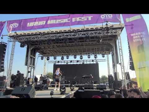 Menyuam Laib - Chenning Xiong  | Dancer - Viv Ncaus Koom Siab