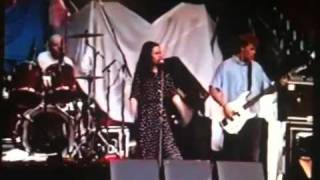 10,000 Maniacs Live- My Sister Rose