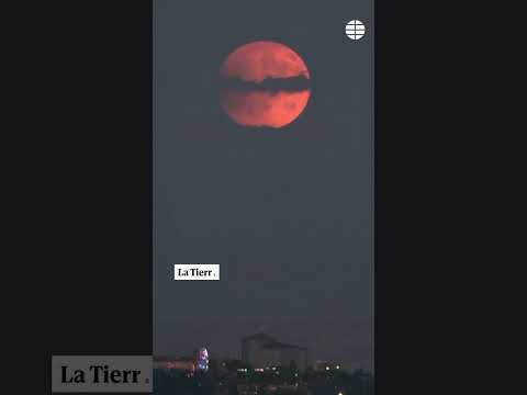 Es espectacular eclipse de luna de sangre