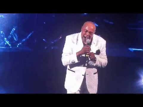 'The Legendary' Peabo Bryson - "A Song For You" (LIVE)