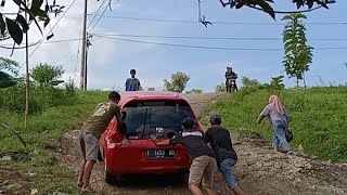 tanjakan Xtreme mobil tidak kuat naik harus di dorong!!