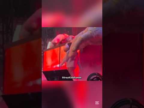 Chan got hit by Giant fingers 😆 #bangchan #straykids