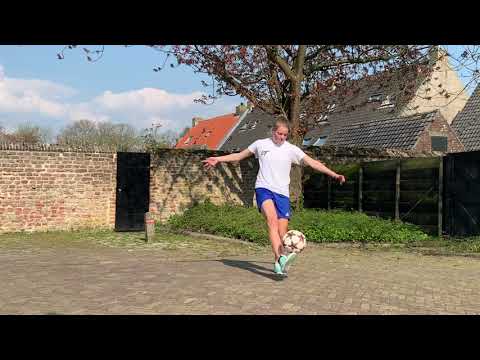 2019 1st WFFA Women's Freestyle League Quarter Finals Laura vs Lucie