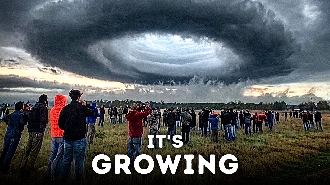 Earth's Magnetic Shield Is Splitting, And That's Bad News