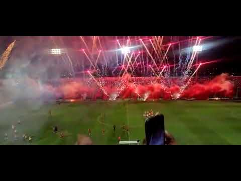 "GRAN RECIBIMIENTO A INSTITUTO VS DEFENSORES BELGRANO EN ALTA CORDOBA." Barra: Los Capangas &bull; Club: Instituto