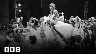 How 'shocking' musical Hair escaped UK censorship | BBC Global