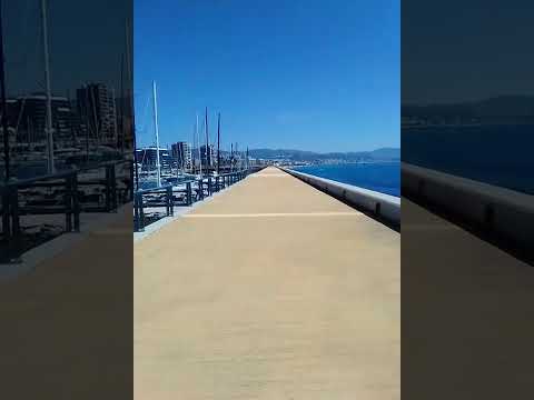 Welcome to Badalona,s beach and the Port too🏂🏊🏊🚣🤽🔥