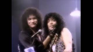 Kiss- Rise To It Oficial Video 