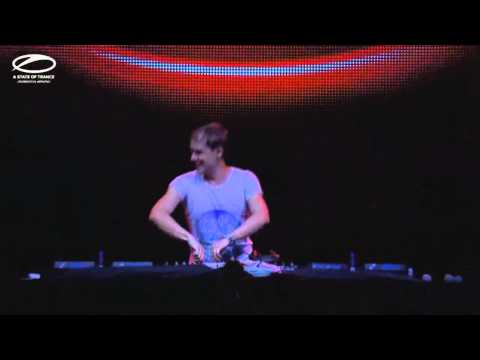 Roman Messer feat. Christina Novelli - Frozen (Alex M.O.R.P.H Remix) [ASOT 700]