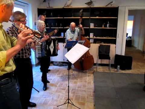 "Egen stemning" spiller "Isa Jussim" finsk schottis