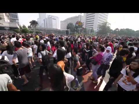 (1000 plp) Gangnam Style Flashmob Jakarta Indonesia - Thamrin Bunderan HI Sudirman Central Circle