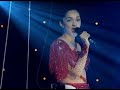 Beautiful Kiara Advani Singing Bekhayali Live On Stage