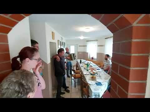 Ansambel Jarica- Deželica sonca in grozdja (Lojze Slak)