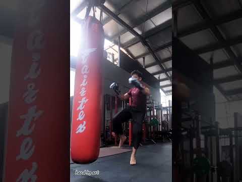 feint round head kick #shorts #youtubeshorts #viralvideo #viralshorts #mma #fight #tutorial #sports