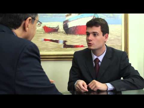 Produto comprado pela internet chegou quebrado? Saiba como processar o site e receber indenização!