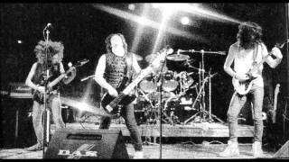 Mad Crowd - Breaking Bones