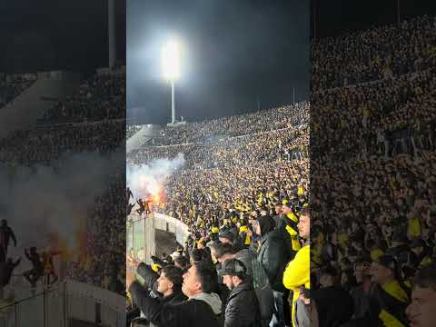 "Hinchada de Peñarol vs plaza" Barra: Barra Amsterdam &bull; Club: Peñarol