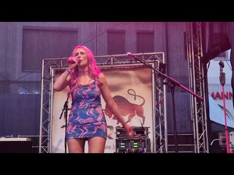 Undine Lux - So heiß