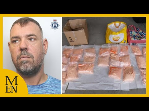 Moment police bust drug dealer pulled over for texting while driving