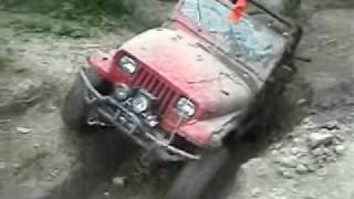 preview picture of video 'Jeep  Wrangler Crawling a Trail at The Cliffs'