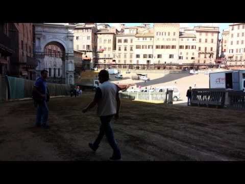 TUFO IN PIAZZA DEL CAMPO