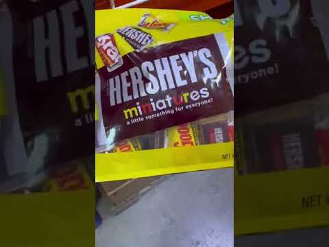 Yummy Chocolate Hershey’s Miniatures #shorts #trending #viral