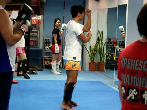 ミドルキックのディフェンス②