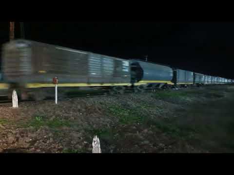 Gr- 12 (6603)+ Gt- 22 (9042) con un Tren Vacío a su paso por "El Charco" en plena noche 🚂🌃🇦🇷