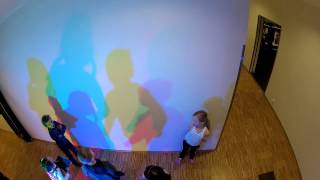 preview picture of video 'RGB Lyskunst i Kirkenes barneskole'