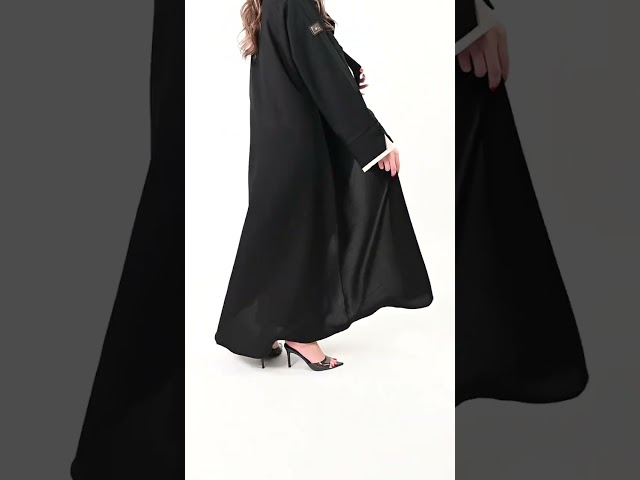 عباية كريب بتطريز يدوي