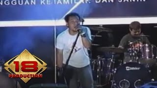 Download lagu Jikustik - Tak Pantas Untukmu (Live Konser Palembang 05 November 2005) mp3