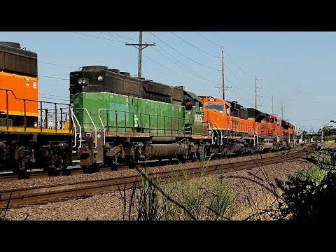 A Pair of Nice Consists - BNSF PASSEA and LYDVBT With Great Power - Tacoma, WA