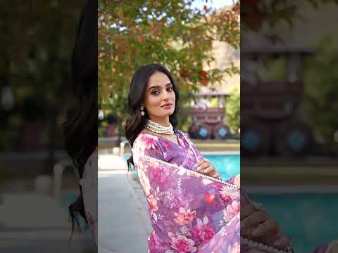 Onion Refined Beauty Weightless Marble Printed Saree with Pearl Lace Border