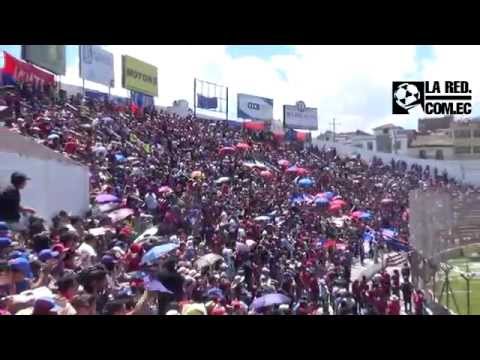 "La hinchada del Quito se tomó el Bellavista" Barra: Mafia Azul Grana • Club: Deportivo Quito