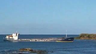 preview picture of video 'ship aground VUOKSA 1 PREVEZA GREECE'