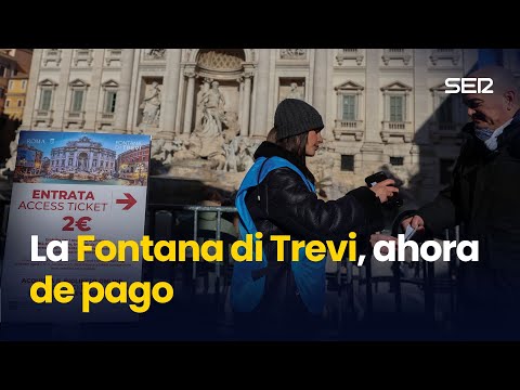 TURISTA se SUBE a la FONTANA DI TREVI a LLENAR su BOTELLA de AGUA y RECIBE TOQUE de la POLICÍA | AS